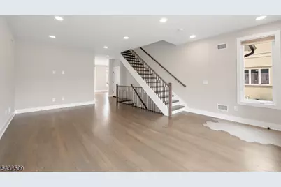 139 Philip, Elmwood Park, NJ 07407 - Photo 4