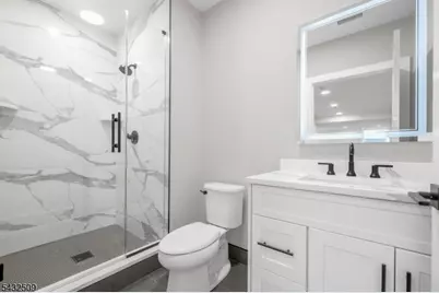139 Philip, Elmwood Park, NJ 07407 - Photo 28