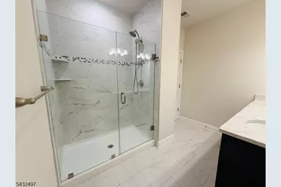 810 Greenland Sq, Highland Park, NJ 08904 - Photo 10