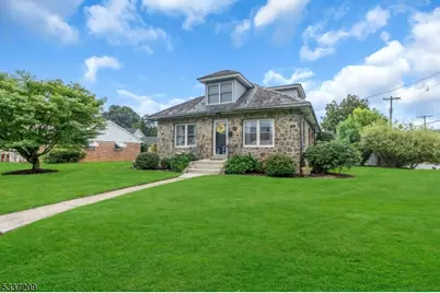 122 Aurora St, Lopatcong Township, NJ 08865 - Photo 2