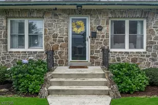 122 Aurora St, Lopatcong Township, NJ 08865 - Photo 4