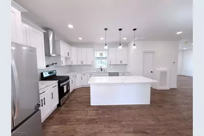 28 McKinley, Woodbridge Township, NJ 08830 - Photo 4