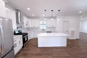 28 McKinley, Woodbridge Township, NJ 08830 - Photo 4