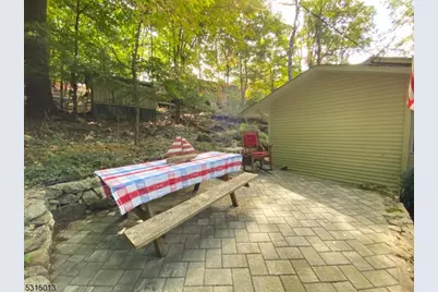 40 Playhouse Park, Jefferson Township, NJ 07849 - Photo 16