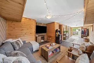 1052 Lakeside Dr E, Vernon Twp., NJ 07422 - Photo 22