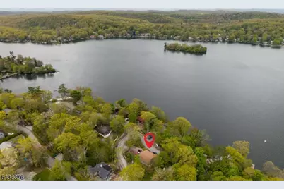 1052 Lakeside Dr East, Vernon Twp., NJ 07422 - Photo 2