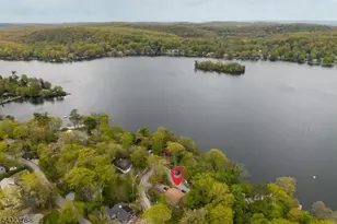 1052 Lakeside Dr E, Vernon Twp., NJ 07422 - Photo 2
