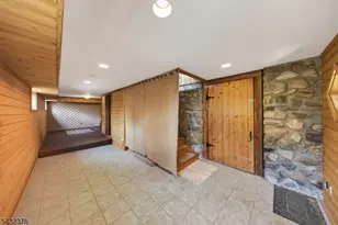 1052 Lakeside Dr E, Vernon Twp., NJ 07422 - Photo 20
