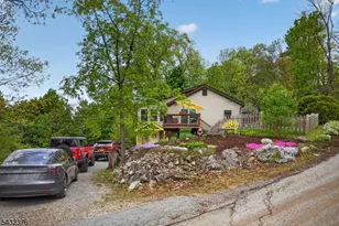 1052 Lakeside Dr E, Vernon Twp., NJ 07422 - Photo 6