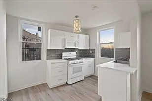 201 16th St, Union City, NJ 07087 - Photo 6