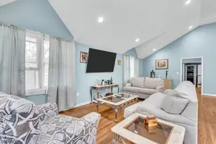 9 Mueller Ln, Franklin Township, NJ 07882 - Photo 12