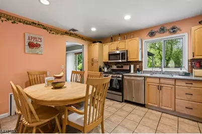 112 Pitt Rd, Springfield, NJ 07081 - Photo 8