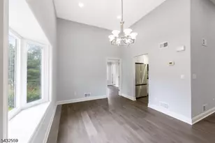 8 Sherwood Pl, Wharton, NJ 07885 - Photo 4