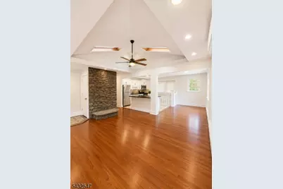 52 Post St #1, Midland Park, NJ 07432 - Photo 4