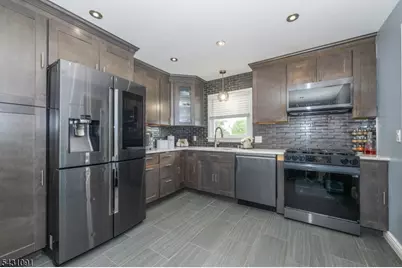 9 N 15th St, Hawthorne, NJ 07506 - Photo 12