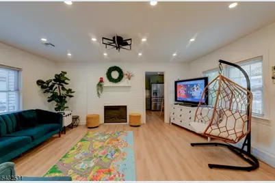 50 Chestnut St, Edison, NJ 08817 - Photo 2