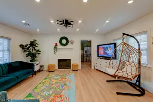 50 Chestnut St, Edison, NJ 08817 - Photo 2