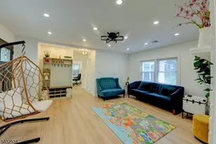 50 Chestnut St, Edison, NJ 08817 - Photo 4