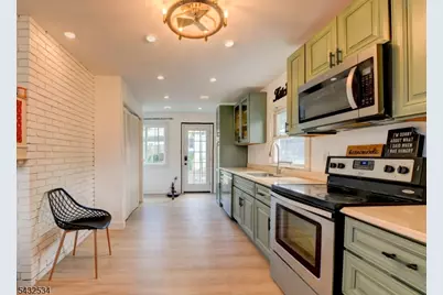 50 Chestnut St, Edison, NJ 08817 - Photo 6