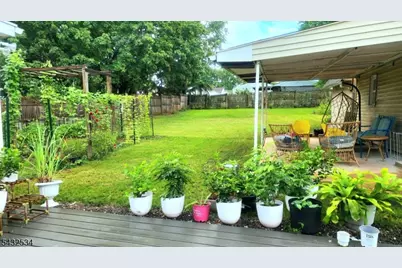 50 Chestnut St, Edison, NJ 08817 - Photo 36