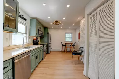 50 Chestnut St, Edison, NJ 08817 - Photo 10