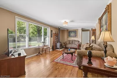 1 Cedar Ct, Roosevelt Boro, NJ 08555 - Photo 8
