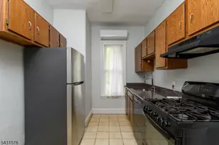 145 Park St-Unit, Montclair Twp., NJ 07042 - Photo 20