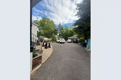 558 Argyle Ave #2, Orange, NJ 07050 - Photo 2