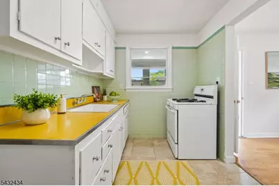 26 Rutgers Pl, Bloomfield, NJ 07003 - Photo 10