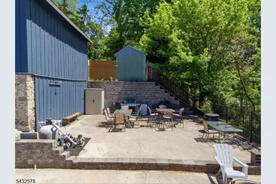 100 Center St, Clinton, NJ 08809 - Photo 6