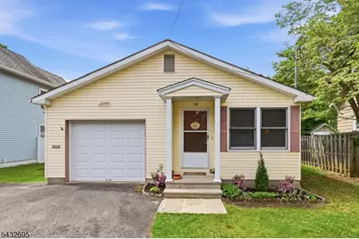 15 Orchard St, Bloomingdale, NJ 07403 - Photo 2