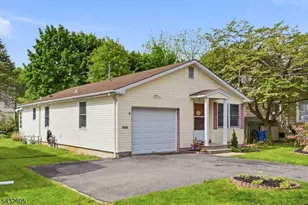 15 Orchard St, Bloomingdale, NJ 07403 - Photo 4