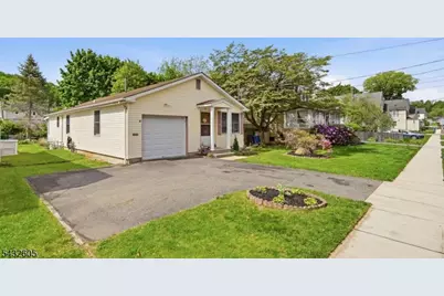 15 Orchard St, Bloomingdale, NJ 07403 - Photo 2