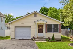 15 Orchard St, Bloomingdale, NJ 07403 - Photo 2