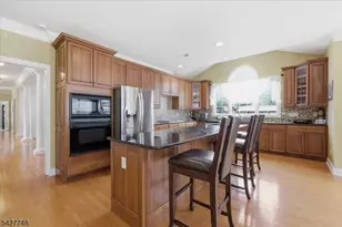 1 Beehive Ln, Raritan Township, NJ 08822 - Photo 4