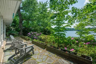 174 Pines Lake Dr E, Wayne, NJ 07470 - Photo 16