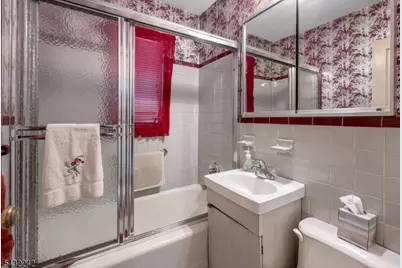 415 N 4th Ave, Hawthorne, NJ 07506 - Photo 18