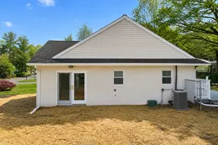 7 Lorettacong Dr, Jefferson Township, NJ 07849 - Photo 12