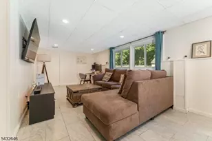129 Chestnut St, Bridgewater, NJ 08807 - Photo 16