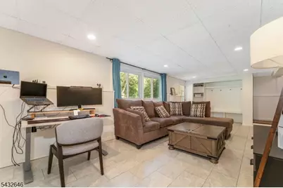 129 Chestnut St, Bridgewater, NJ 08807 - Photo 18