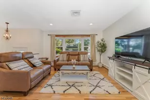 129 Chestnut St, Bridgewater, NJ 08807 - Photo 4