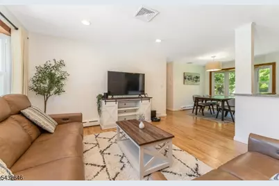 129 Chestnut St, Bridgewater, NJ 08807 - Photo 2