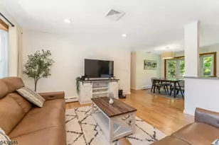 129 Chestnut St, Bridgewater, NJ 08807 - Photo 2