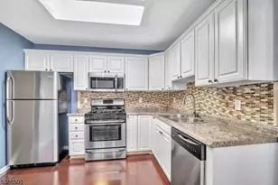 122 Williamson Ct, Bridgewater, NJ 08807 - Photo 6