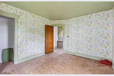 326 Thompson Ave, Roselle, NJ 07203 - Photo 16