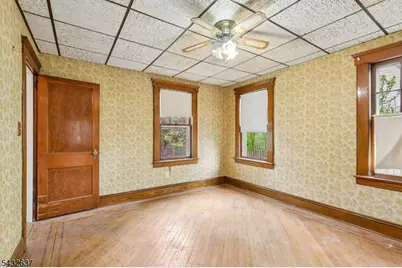 326 Thompson Ave, Roselle, NJ 07203 - Photo 8