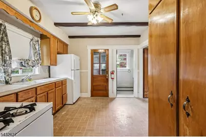 326 Thompson Ave, Roselle, NJ 07203 - Photo 10