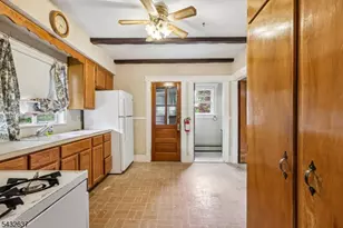 326 Thompson Ave, Roselle, NJ 07203 - Photo 10