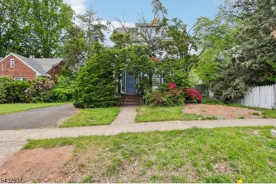 326 Thompson Ave, Roselle, NJ 07203 - Photo 2