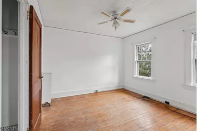326 Thompson Ave, Roselle, NJ 07203 - Photo 18